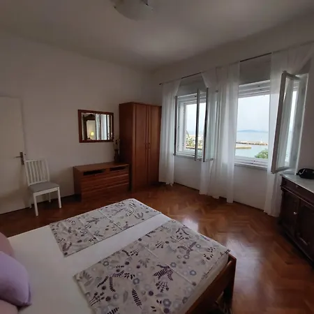 Apartment Karmen By The Sea *