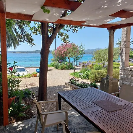 Apartment Karmen By The Sea Orebic